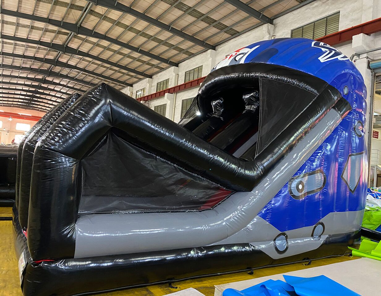ヘルメット型滑り台